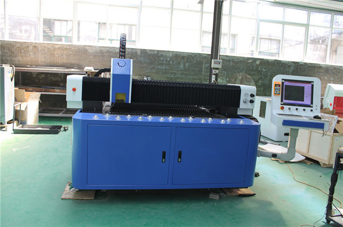 Fiber laser cutting machine